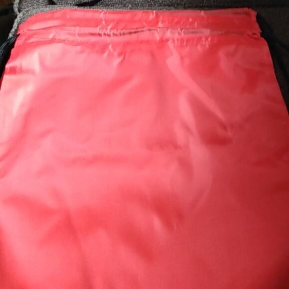 4 red drawstring bags   - Picture 2 of 2